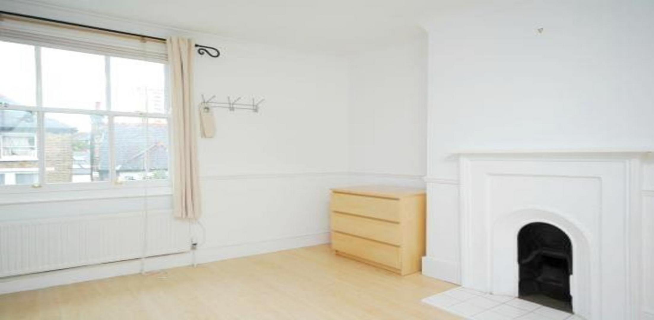 			2 Bedroom, 1 bath, 1 reception Flat			 Charteris Road, QUEENS PARK/KILBURN